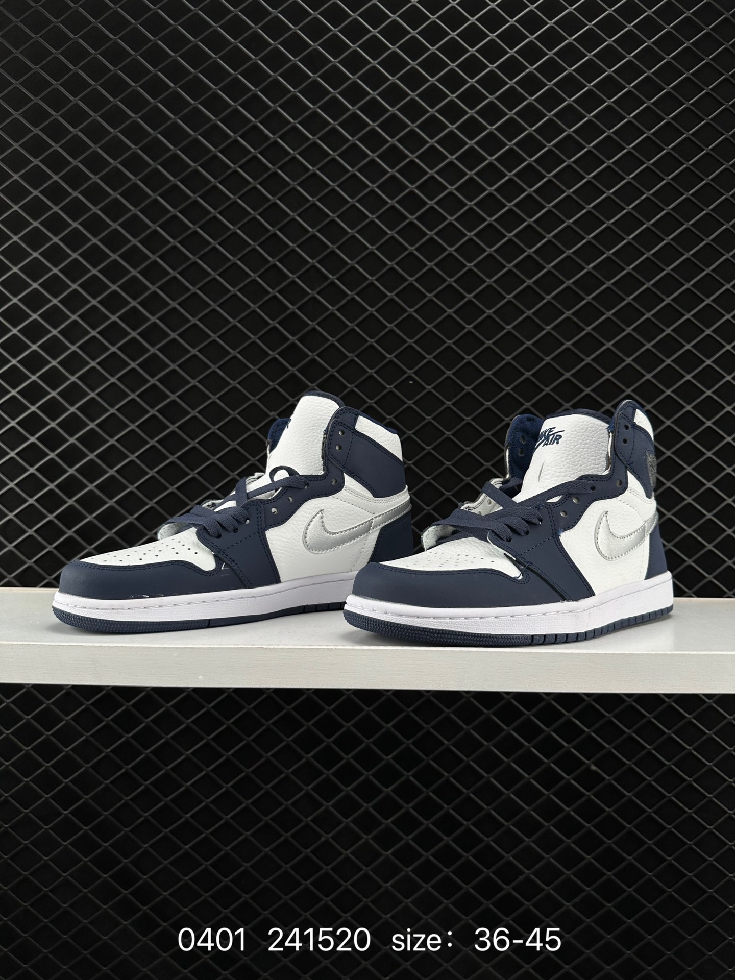 （NIKE）AIR JORDAN 1 MID